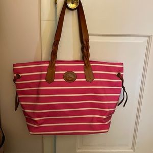 Dooney & Bourke 💗🤍